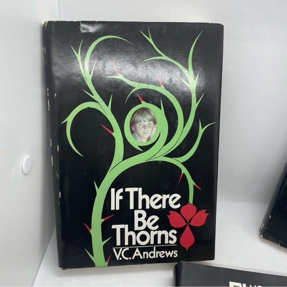 Lot of 3 V.C.Andrews novels. - Picture 4 of 14